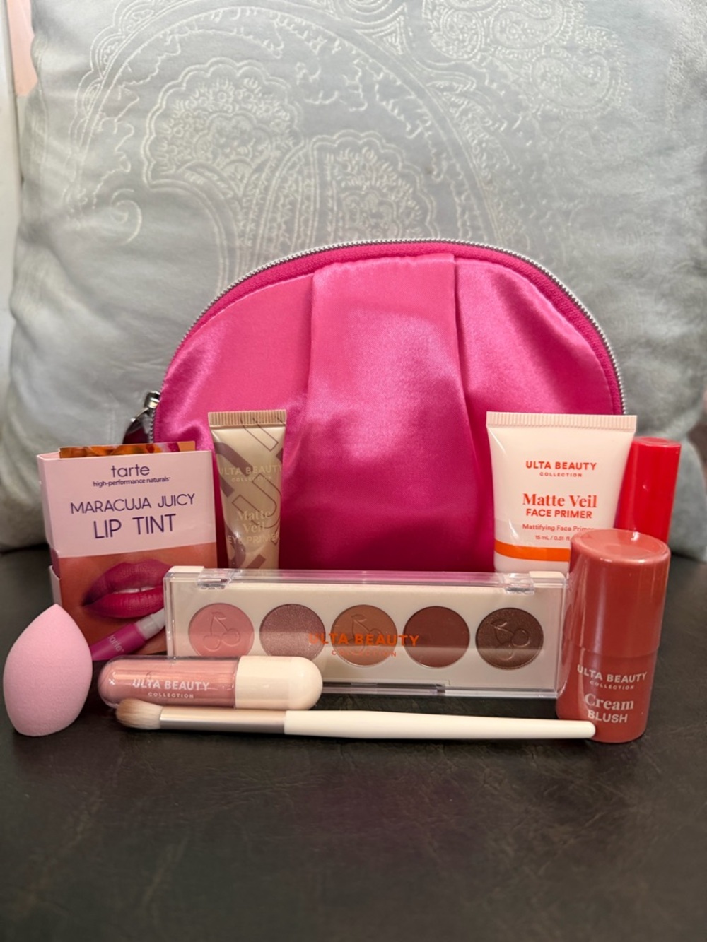 New 10 piece Makeup Set (lip tint,eyeshadows & primer,Makeup bag &more)